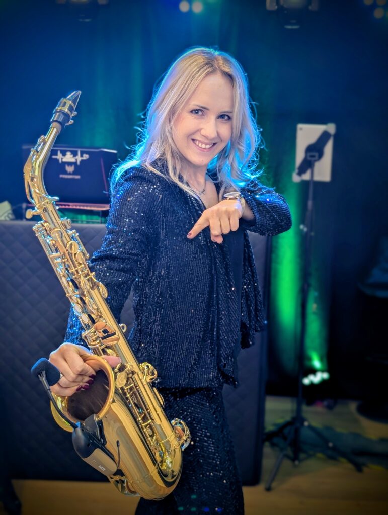 DJ z saksofonem na wesele Śląsk - oprawa muzyczna na żywo ZABAWIŚCI.