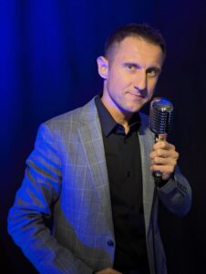 Nowoczesny wodzirej na wesele prowadzący zabawę z klasą - Zabawiści