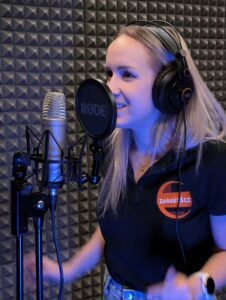 Beata wokalistka ZABAWIŚCI w studiu nagrań – profesjonalny DJ z saksofonem na wesele Śląsk