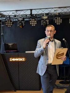 Nowoczesne animacje weselne i zabawa gości na parkiecie z duetem ZABAWIŚCI.